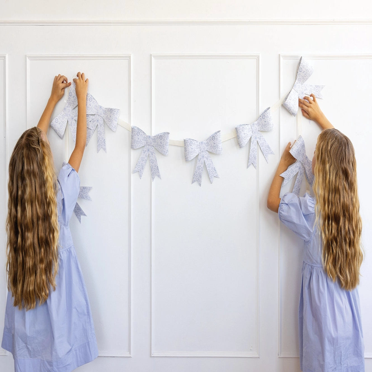 7' Floral Bow Banner