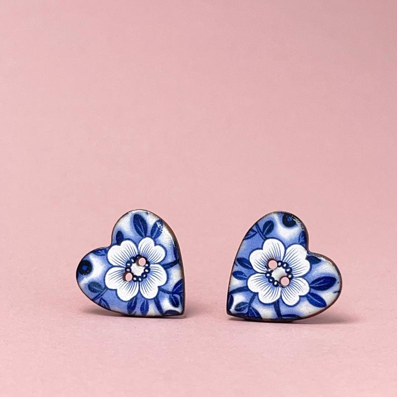 Porcelain button pair - heart flower