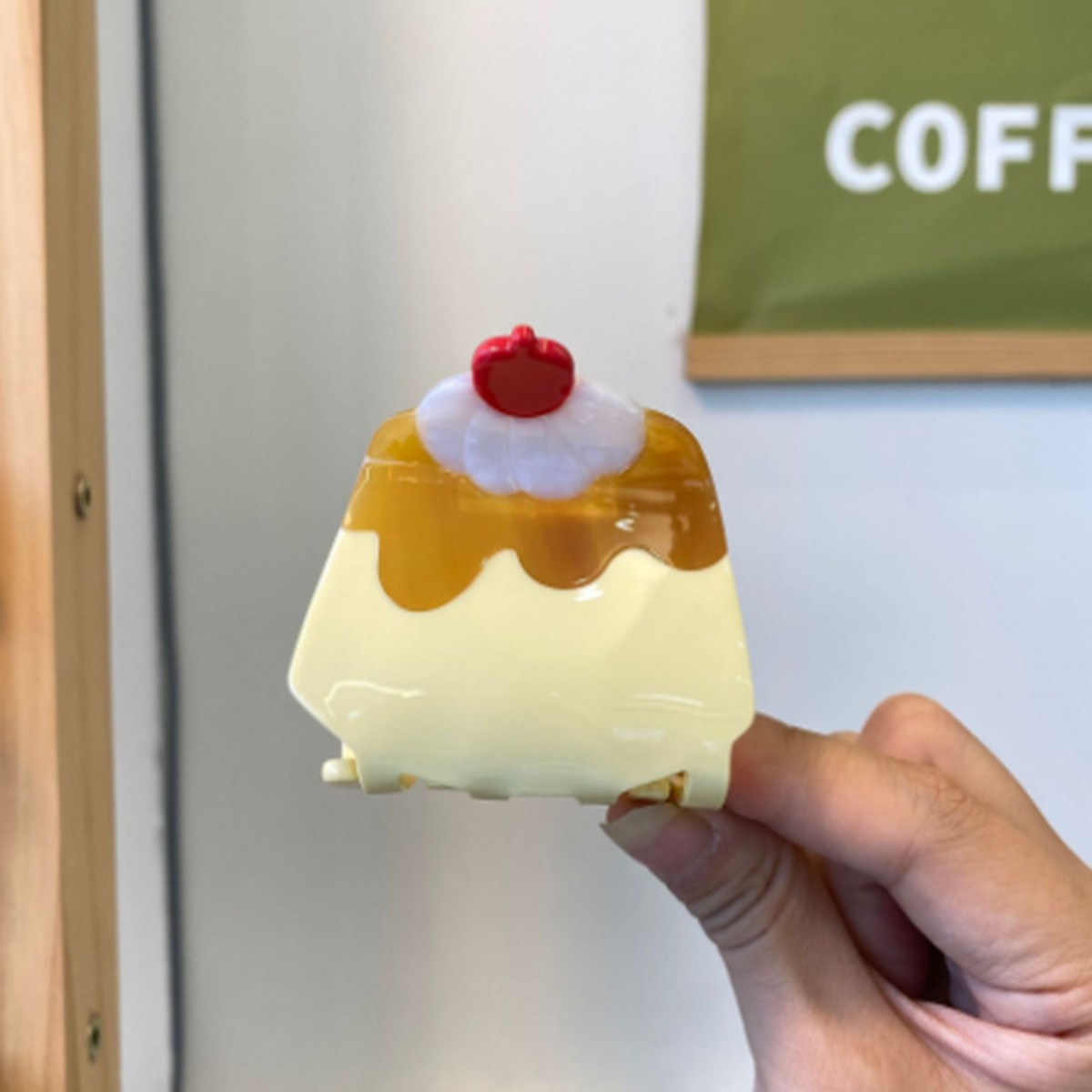 Hair Claw Clip-Egg Pudding